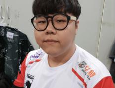 雷电竞-包含Ming爆冷击败SKT，突破纪录引爆全场！的词条