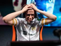 雷竞技-关于JackeyLove在MAD比赛中战术调整，高光表现引发热议！的信息