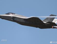 雷电竞-摩托车赛附加赛，塞北玄武队与泰山闪电队淘汰对手，阵地战处理得当！临场应变见真章的简单介绍