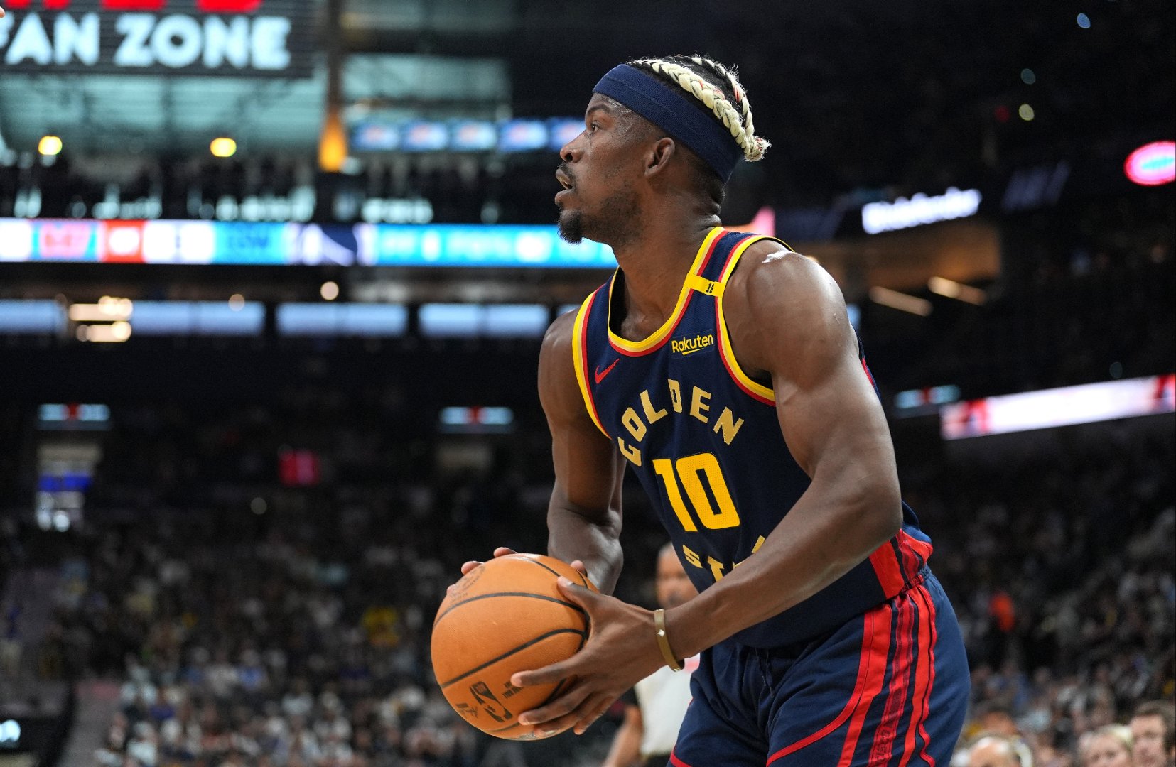 雷竞技-巴特勒在皇家马德里比赛中精彩发挥，突破纪录引发热议！的简单介绍